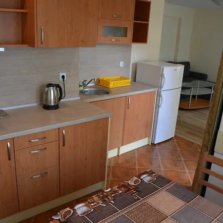 Golden House Apartment *